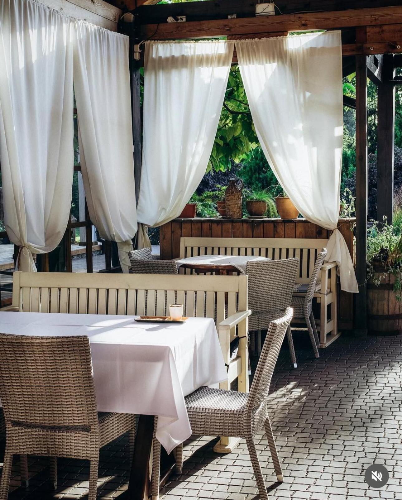 Hotel Bannyi Dvir Uzyn Zewnętrze zdjęcie