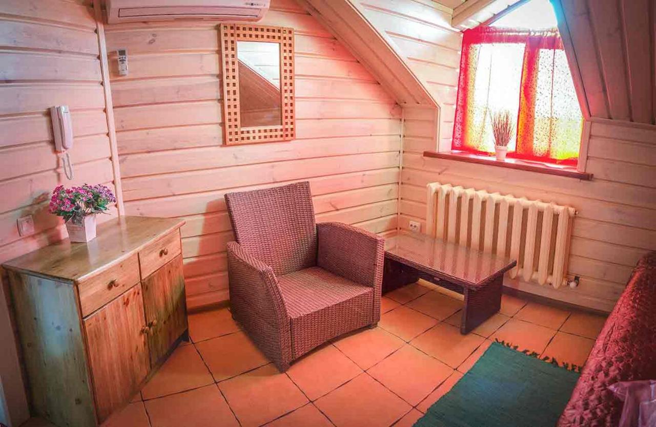 Hotel Bannyi Dvir Uzyn Zewnętrze zdjęcie